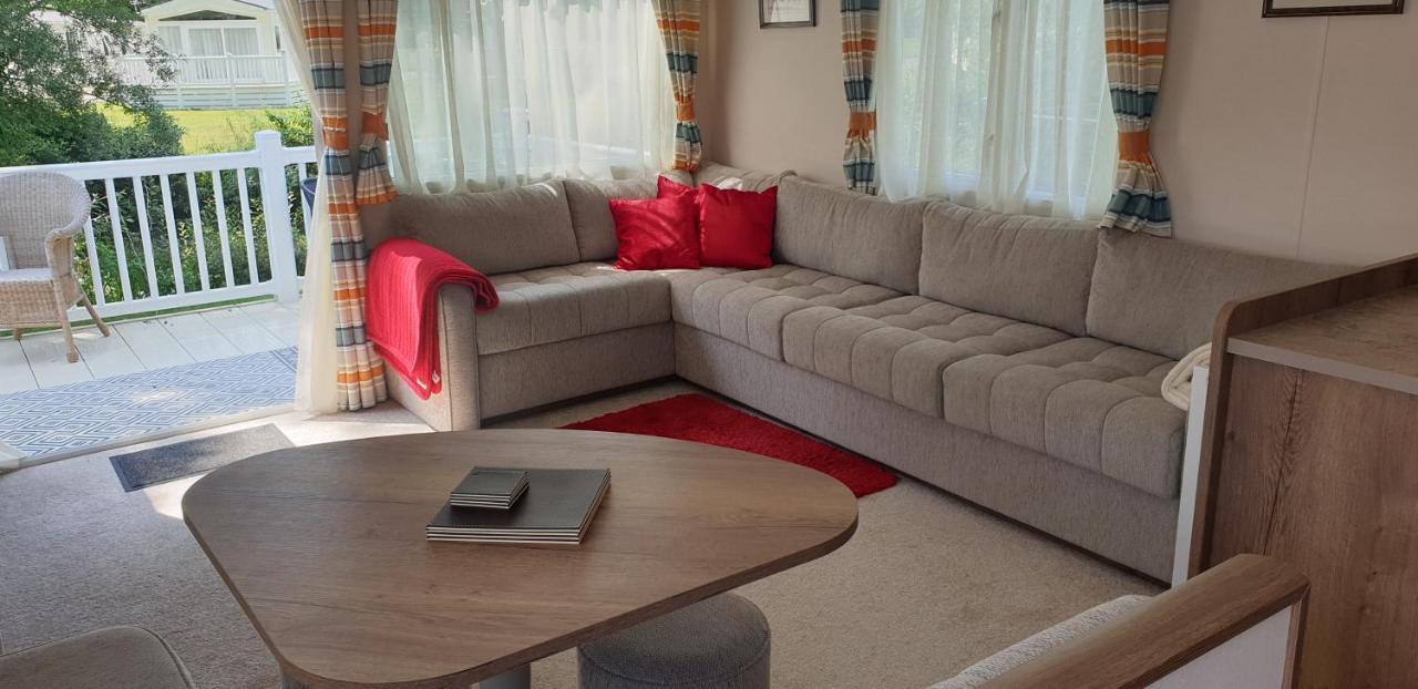 Lakeside Cotswold Holiday Home Cirencester Exteriör bild