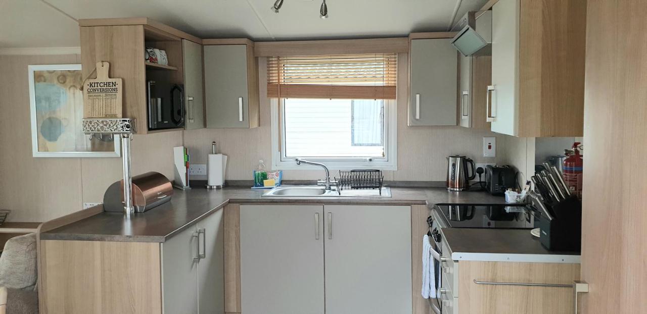 Lakeside Cotswold Holiday Home Cirencester Exteriör bild