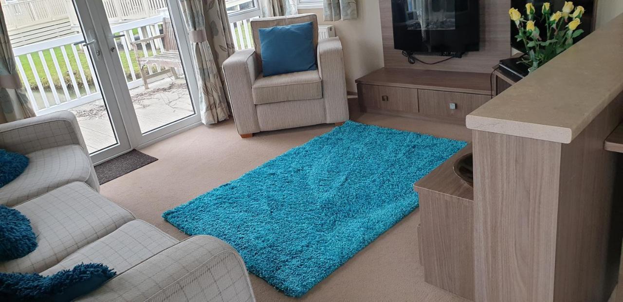 Lakeside Cotswold Holiday Home Cirencester Exteriör bild