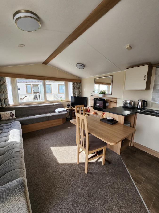 Lakeside Cotswold Holiday Home Cirencester Exteriör bild